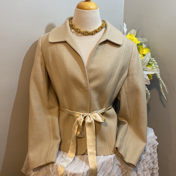 SOLD Ann Taylor Wool blend blazer - Picture 3 of 6